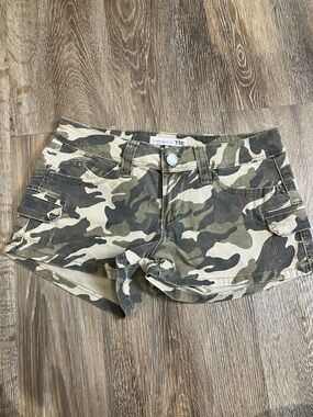 YMI Women's Camo Cargo Shorts — Olive Green & Tan